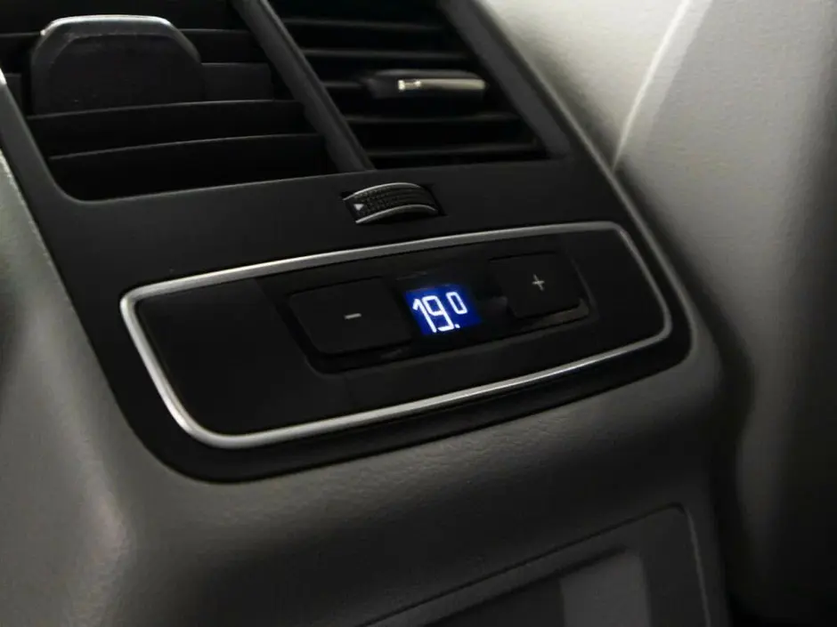 Audi A4, 2015 г.
