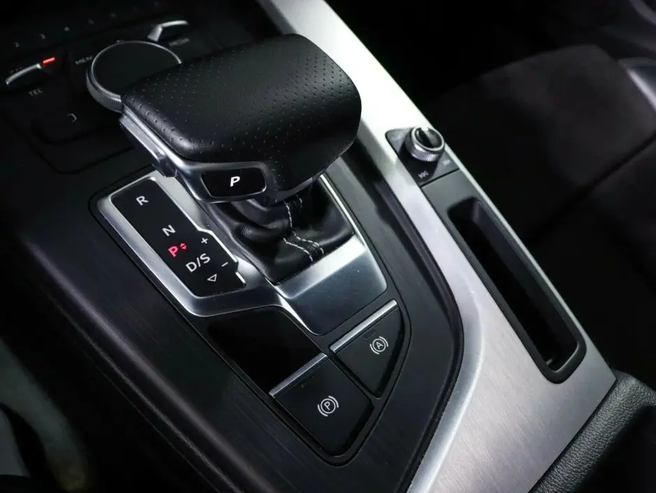 Audi A4, 2017 г.