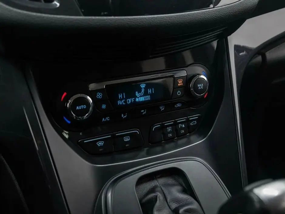 Ford Kuga, 2015 г.