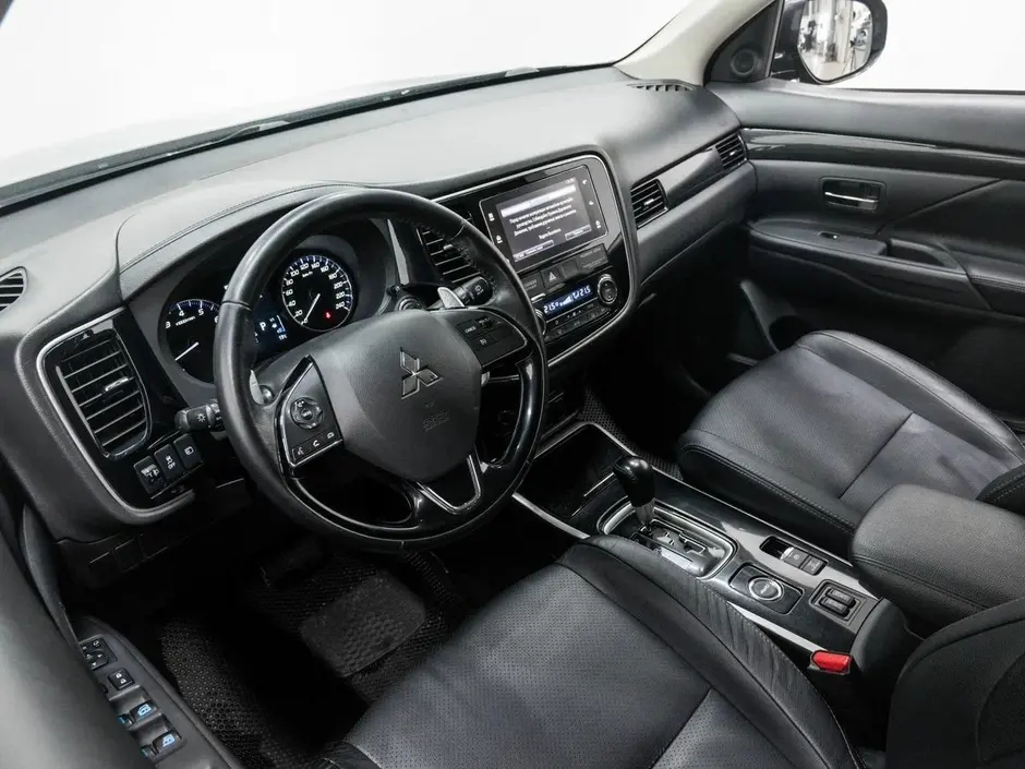 Mitsubishi Outlander, 2016 г.