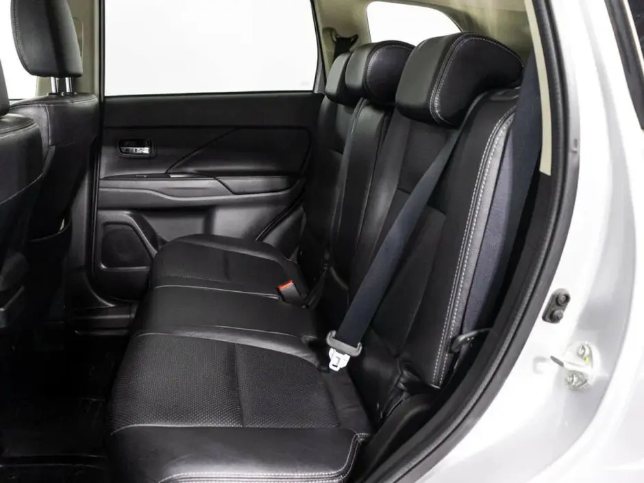 Mitsubishi Outlander, 2017 г.