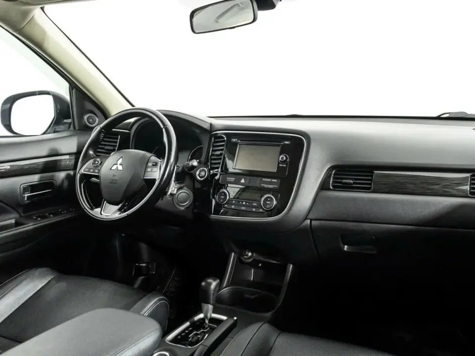 Mitsubishi Outlander, 2017 г.