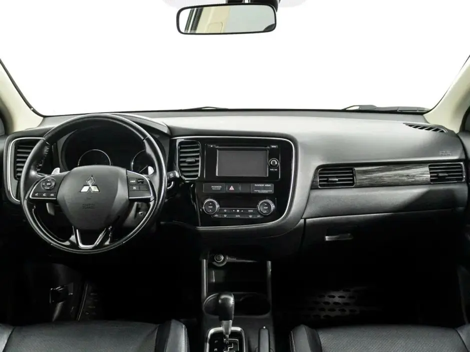 Mitsubishi Outlander, 2017 г.