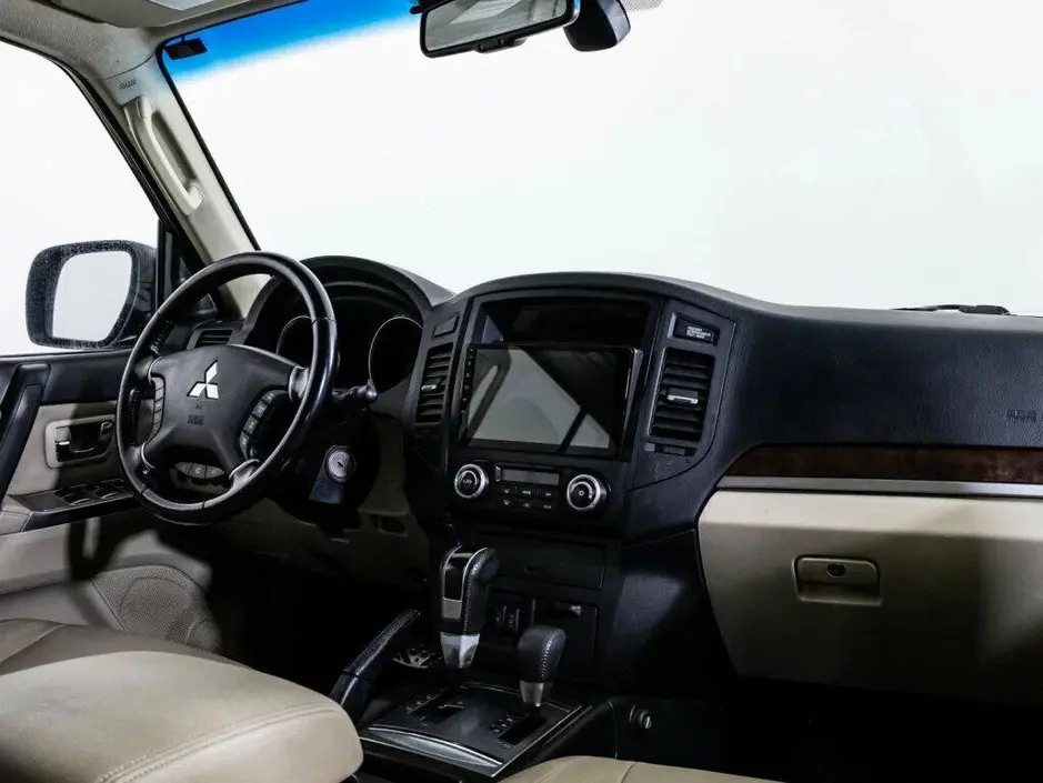 Mitsubishi Pajero, 2014 г.
