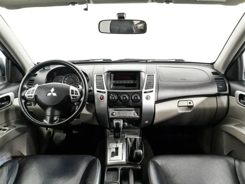 Mitsubishi Pajero Sport, 2011 г.