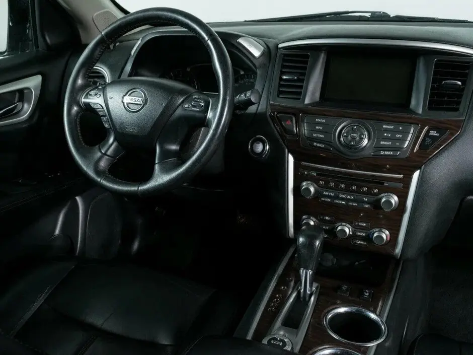 Nissan Pathfinder, 2015 г.