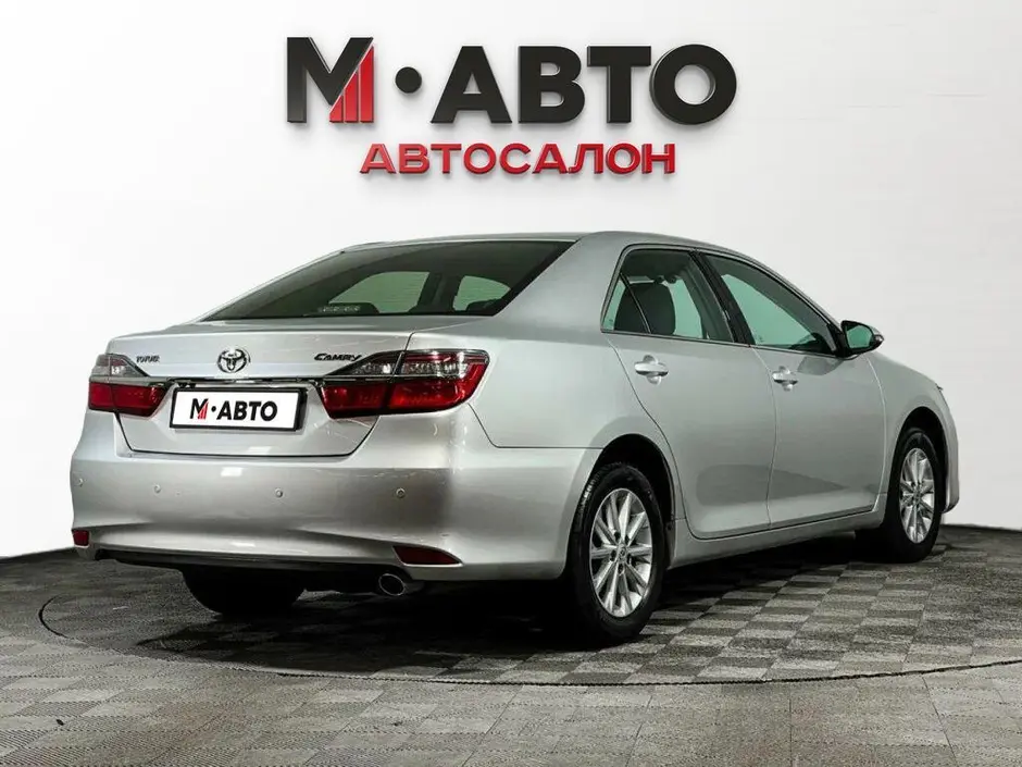 Toyota Camry, 2015 г.