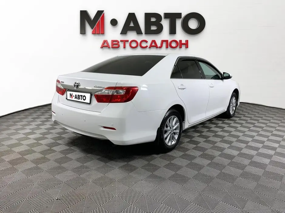 Toyota Camry, 2013 г.