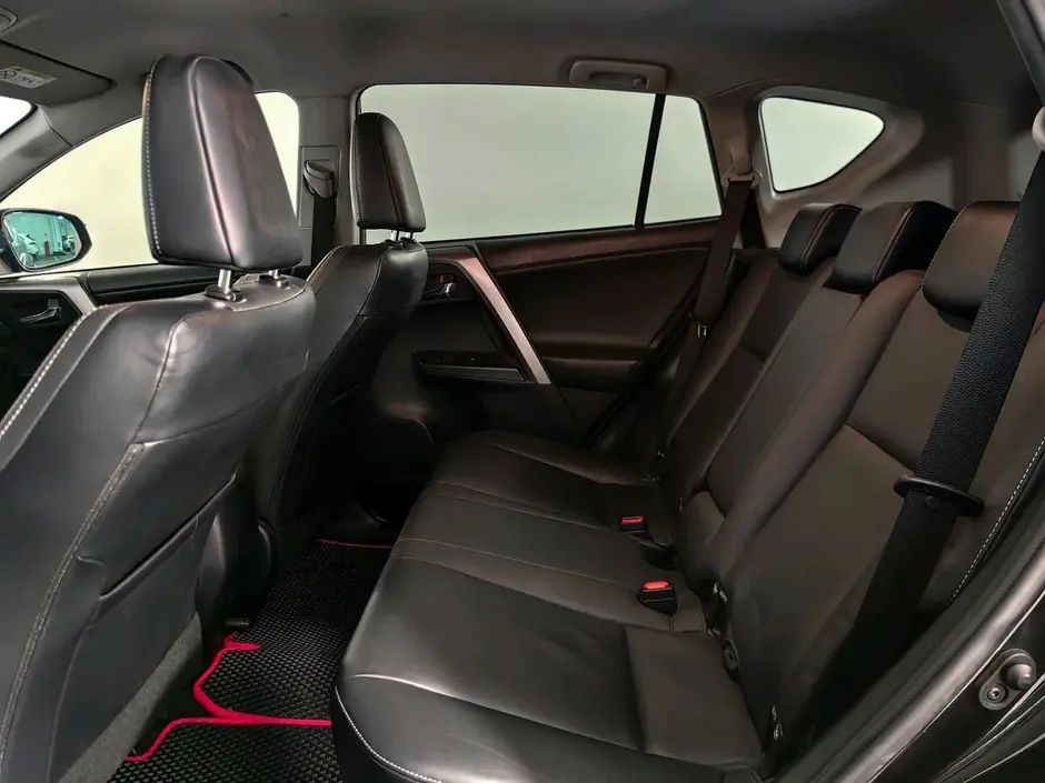 Toyota RAV4, 2015 г.