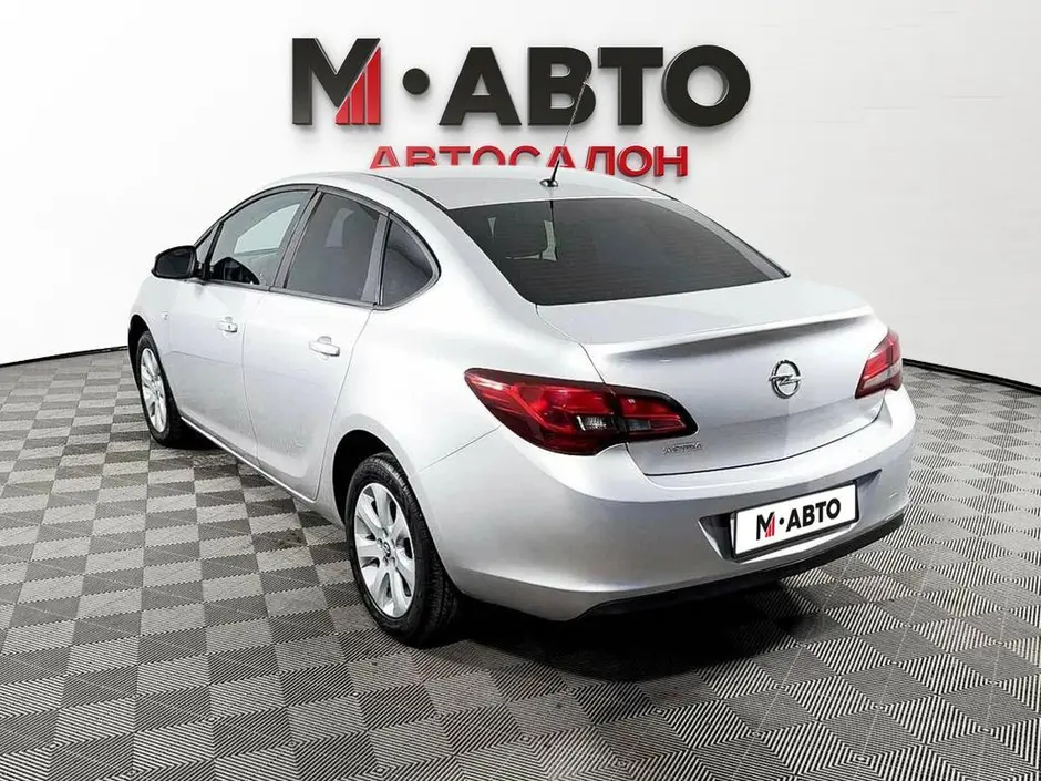 Opel Astra, 2014 г.