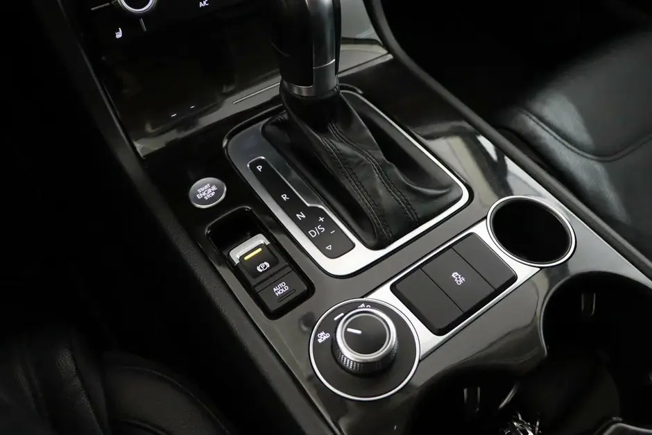 Volkswagen Touareg, 2014 г.